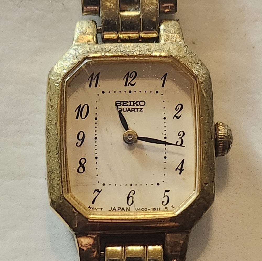 Vintage 80s or 90s Seiko Tank Watch V400-5608 - Picture 2 of 8